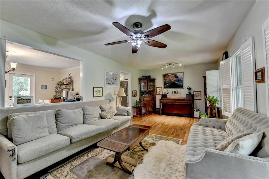 3229 Richwood Drive