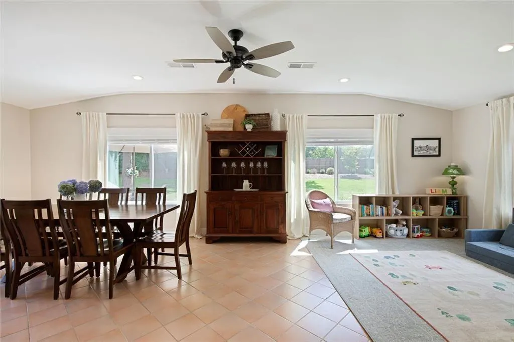 Smyrna, Georgia 30082, United States, 3 Bedrooms Bedrooms, ,3 BathroomsBathrooms,Residential,Active,197442