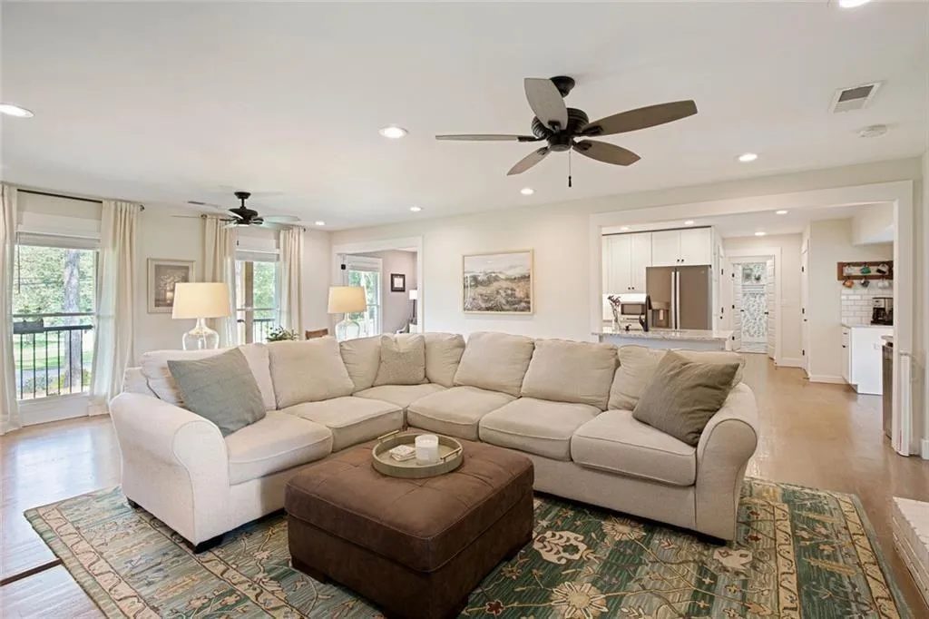 Smyrna, Georgia 30082, United States, 3 Bedrooms Bedrooms, ,3 BathroomsBathrooms,Residential,Active,197442