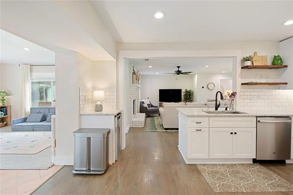 Smyrna, Georgia 30082, United States, 3 Bedrooms Bedrooms, ,3 BathroomsBathrooms,Residential,Active,197442