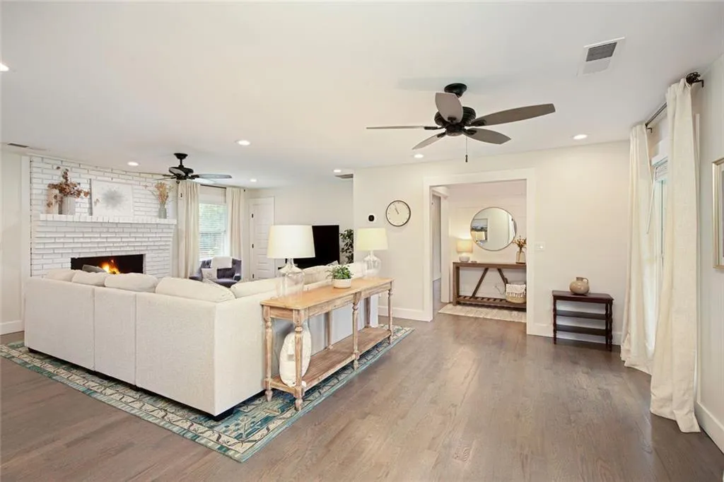 Smyrna, Georgia 30082, United States, 3 Bedrooms Bedrooms, ,3 BathroomsBathrooms,Residential,Active,197442