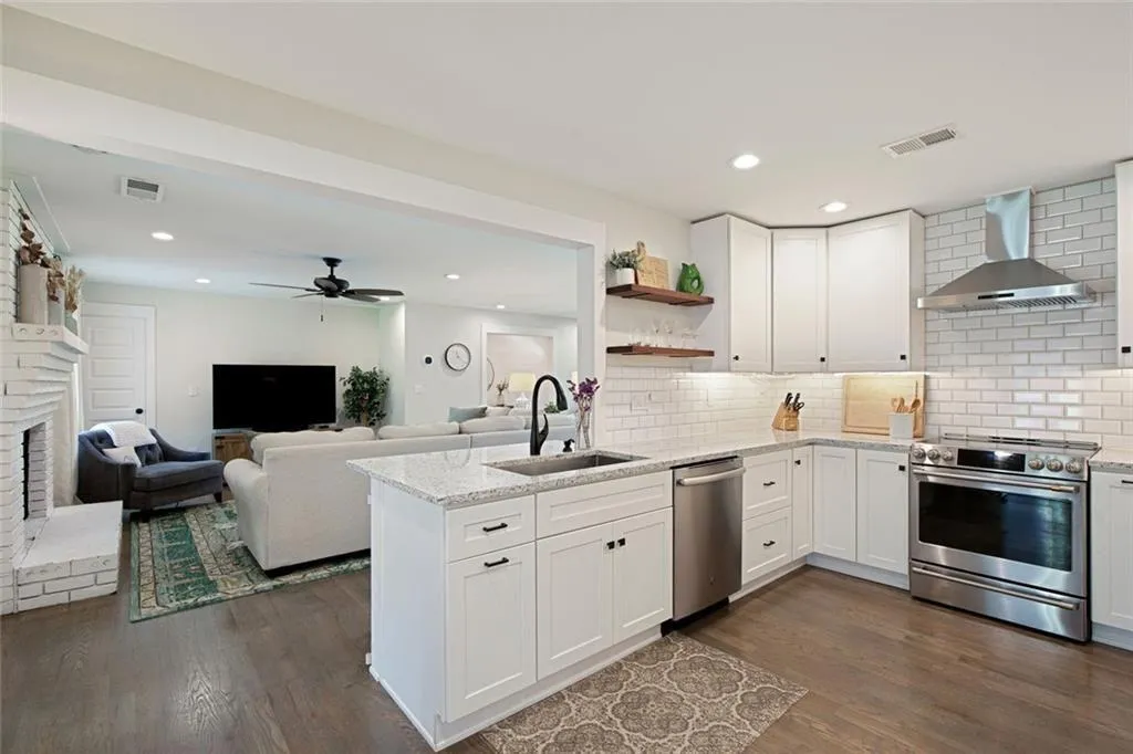 Smyrna, Georgia 30082, United States, 3 Bedrooms Bedrooms, ,3 BathroomsBathrooms,Residential,Active,197442