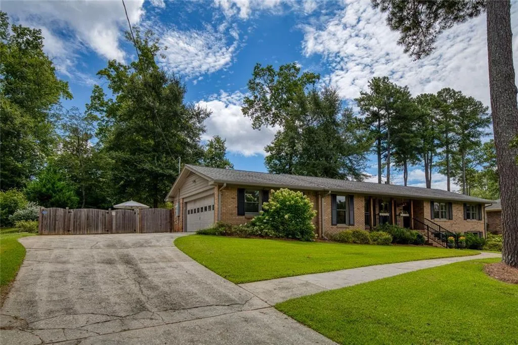 Smyrna, Georgia 30082, United States, 3 Bedrooms Bedrooms, ,3 BathroomsBathrooms,Residential,Active,197442