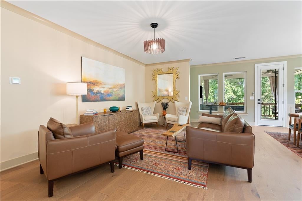 318 Carriage Glen Lane