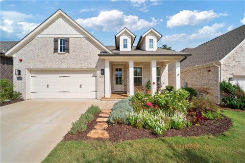 Homes For Sale - 318 Carriage Glen Lane<br/> Woodstock, GA 30188