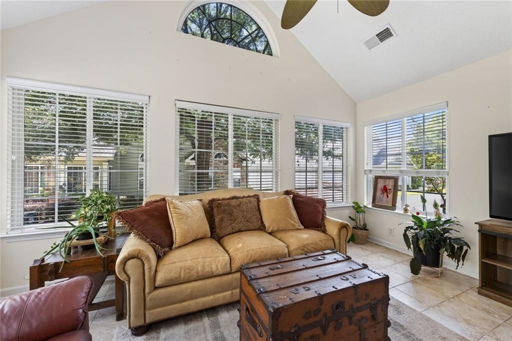 2943 Oakside Circle