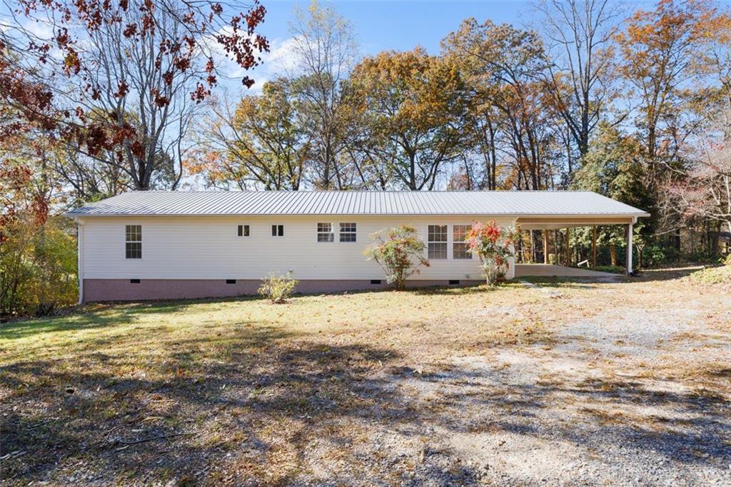 Welcome to your next happy place in the heart of downtown Jasper! This charming ranch-style home offers 2 spacious bedrooms, 1 full bath, a bonus room perfect for an office or guest space, and a sunroom made for morning coffee or plant parent life.
With 1,560 sq ft of open floor plan living, there’s plenty of room to stretch out and make it yours. Tucked away in a quiet, friendly neighborhood with no HOA, you’ll love the peace and privacy while still being just minutes from Red Bean coffee, the Old Mulehouse restaurant and all of the locals downtown favs.
If you’re looking for comfort, convenience, and a home that's ready to match your personality—this is it!