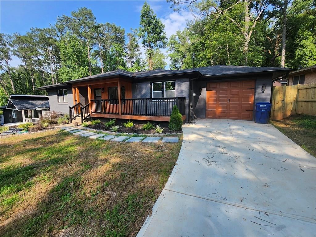 852 Laurelmont Drive SW
