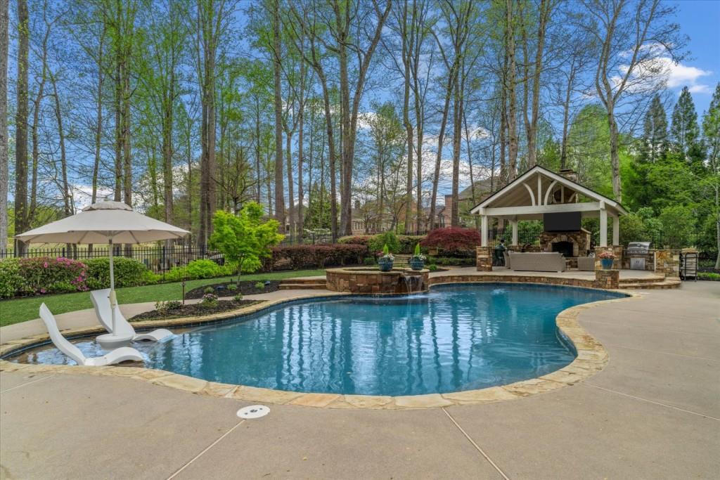 2305 Whiting Bay Courts, Kennesaw, Georgia image 8