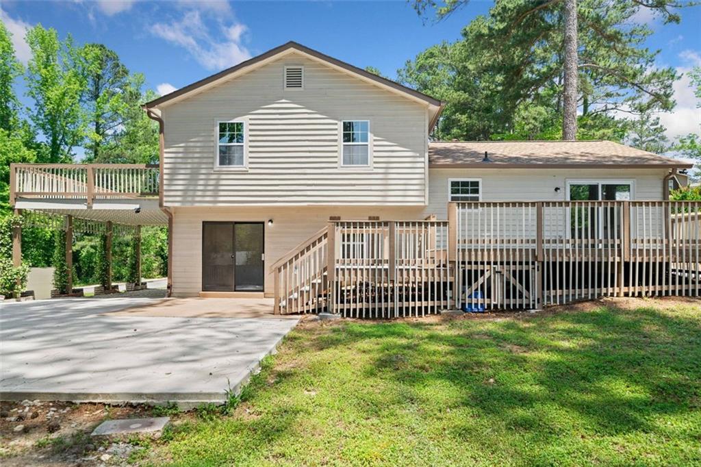 3050 WOODLAND Drive NW