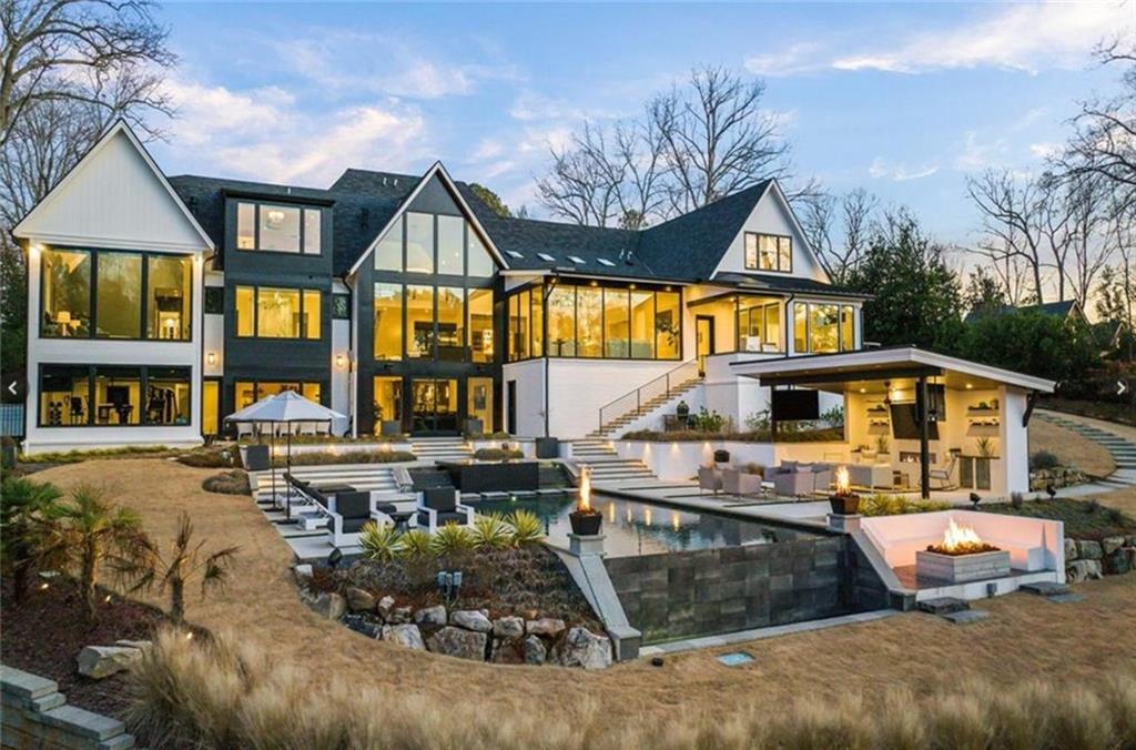 660 Atlanta Country Club Drive SE