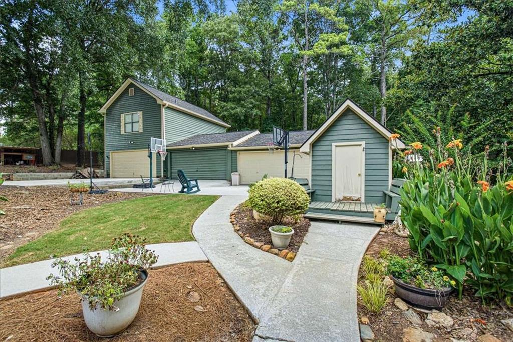 235 Roberts Road