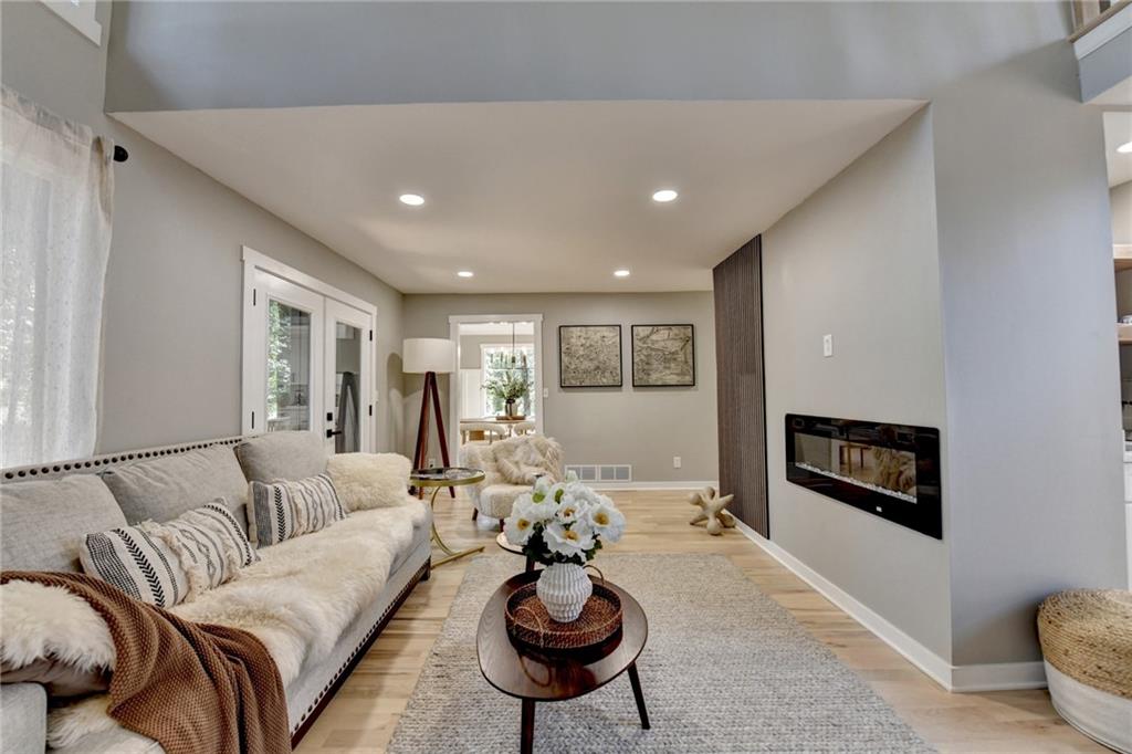 2820 BLUEBIRD  CIRCLE NORTHWEST