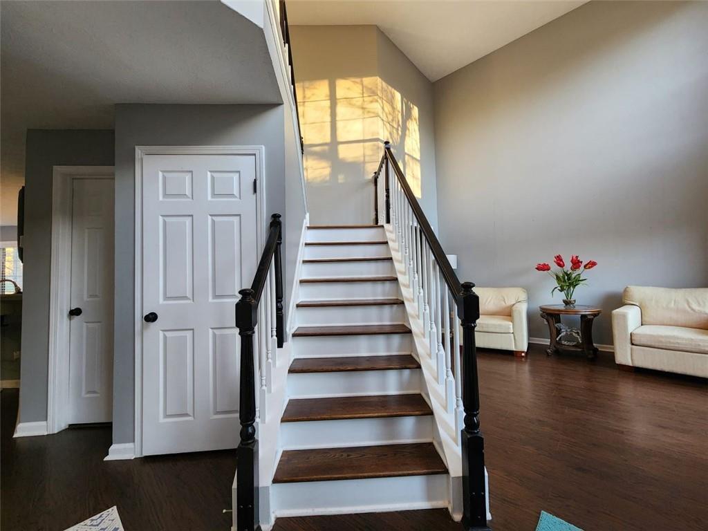 225 JON JEFF Drive NW