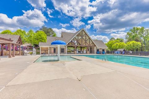 A home in Dacula