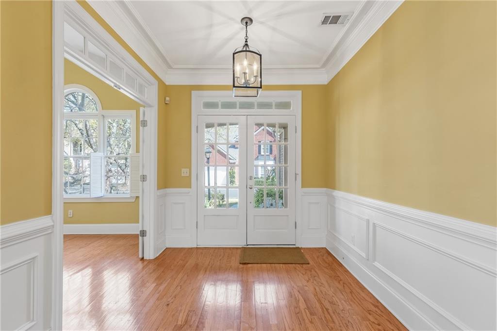 2044 Gramercy Circle