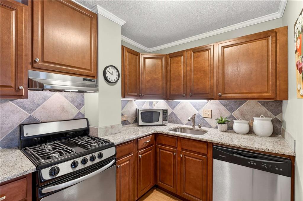 2285 Peachtree Road NE 1106