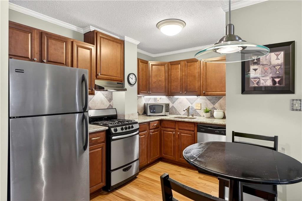 2285 Peachtree Road NE 1106