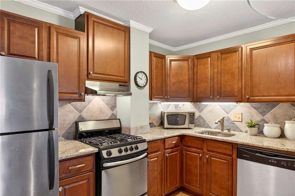 2285 Peachtree Road NE 1106