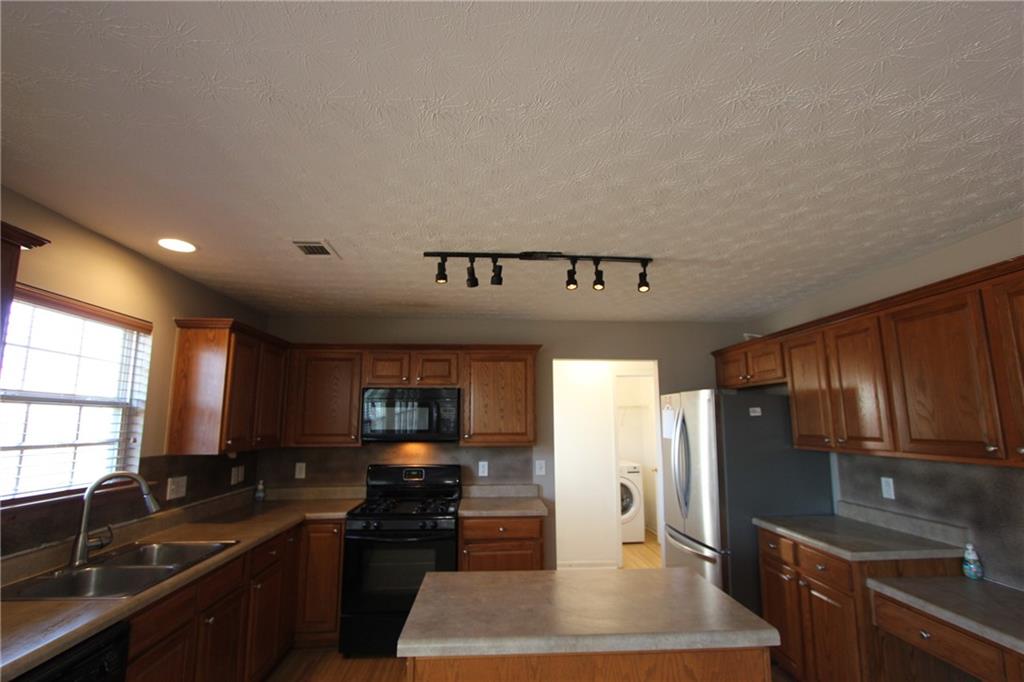 838 Roxholly Lane, Buford, Georgia image 18