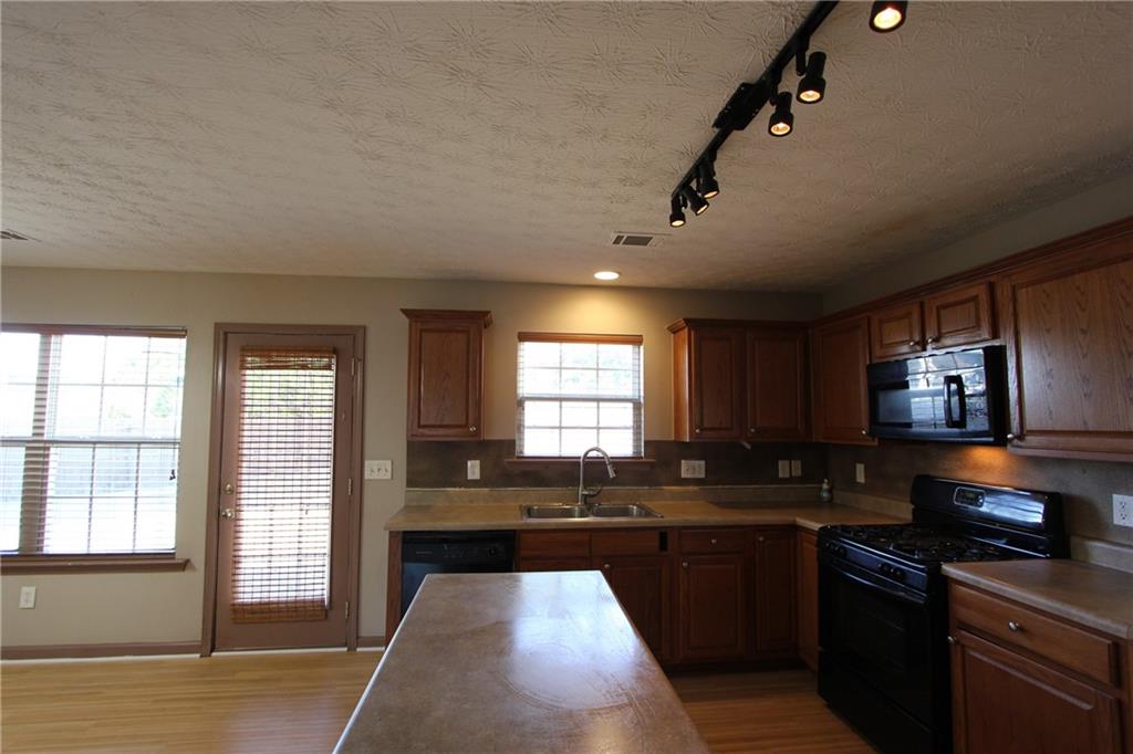 838 Roxholly Lane, Buford, Georgia image 17