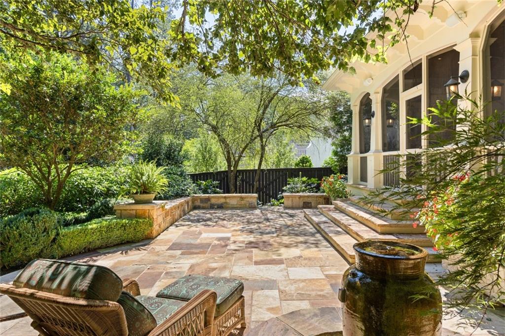 707 Darlington Road NE