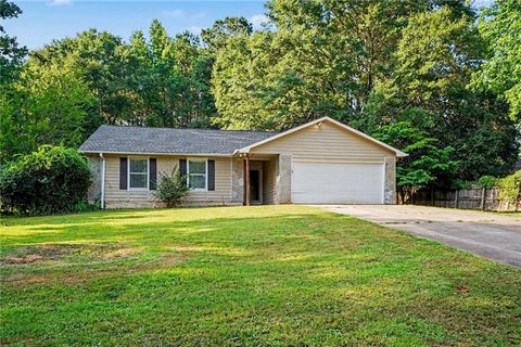 Homes For Sale - 2900 Rosecommons Drive<br/> Hampton, GA 30228