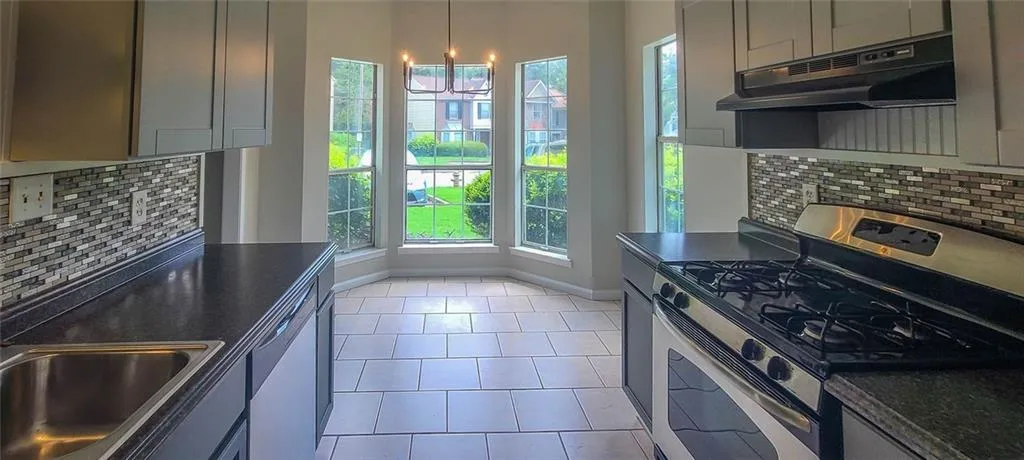 Kennesaw, Georgia 30144, United States, 2 Bedrooms Bedrooms, ,3 BathroomsBathrooms,Residential,Active,185016