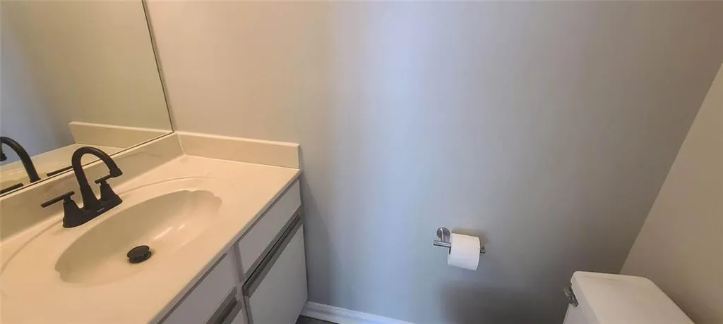 Kennesaw, Georgia 30144, United States, 2 Bedrooms Bedrooms, ,3 BathroomsBathrooms,Residential,Active,185016