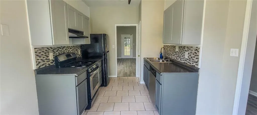 Kennesaw, Georgia 30144, United States, 2 Bedrooms Bedrooms, ,3 BathroomsBathrooms,Residential,Active,185016