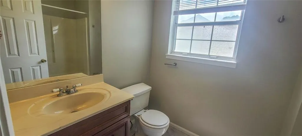 Kennesaw, Georgia 30144, United States, 2 Bedrooms Bedrooms, ,3 BathroomsBathrooms,Residential,Active,185016