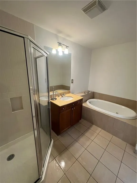 Atlanta, Georgia 30303, United States, 1 Bedroom Bedrooms, ,2 BathroomsBathrooms,Residential,Active,150840