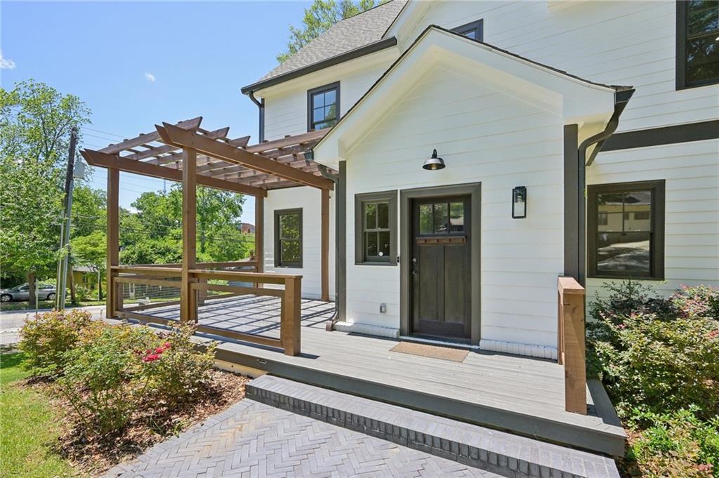 1059 Woodland Avenue