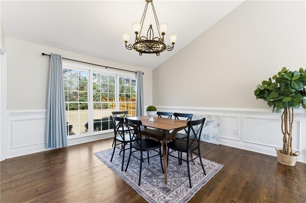 1172 Daventry Way NE