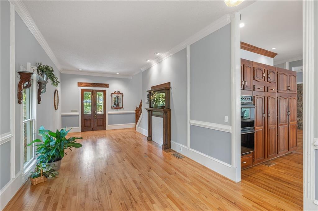 5633 Aven Road