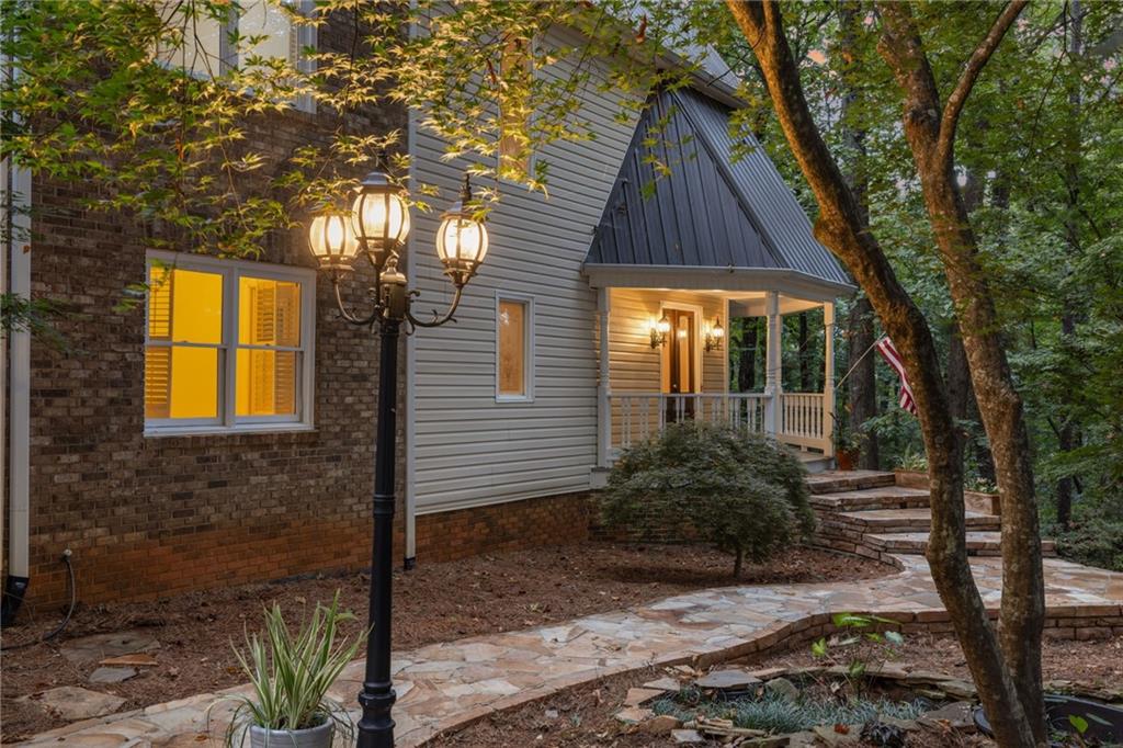 5633 Aven Road