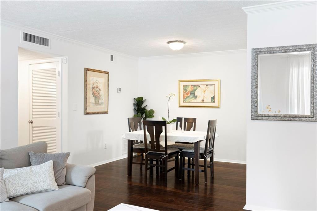 807 Woodcliff Drive, Sandy Springs, Georgia image 11