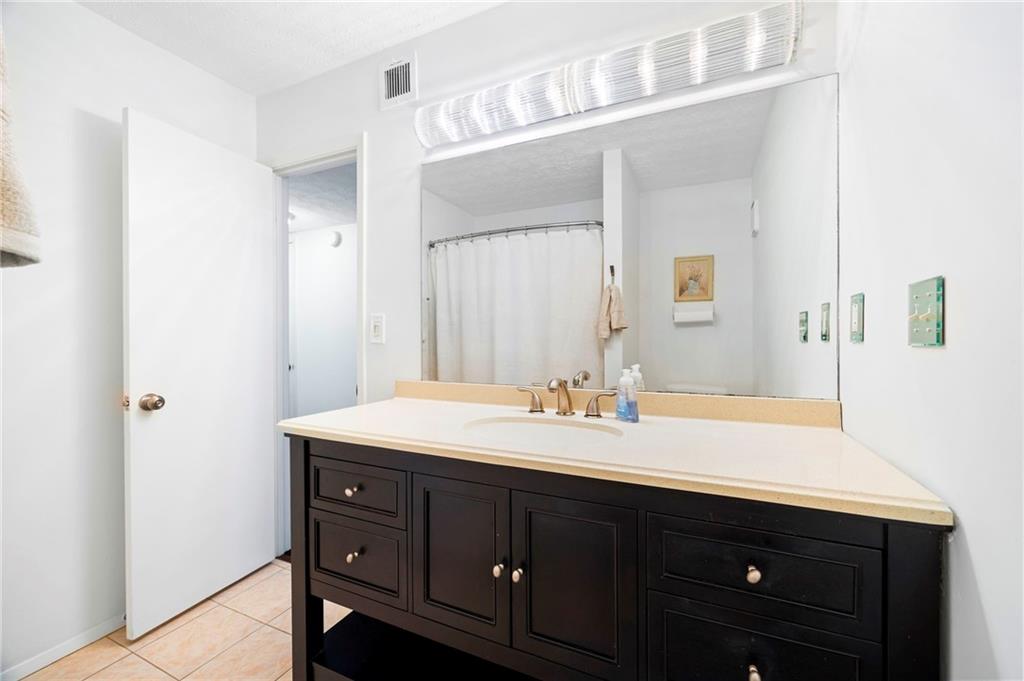 807 Woodcliff Drive, Sandy Springs, Georgia image 23