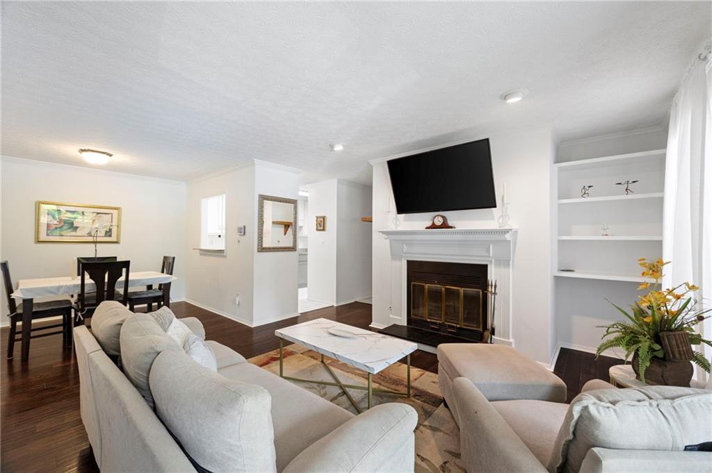 807 Woodcliff Drive, Sandy Springs, Georgia image 8