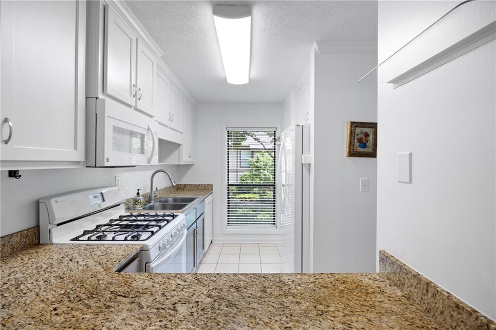 807 Woodcliff Drive, Sandy Springs, Georgia image 13
