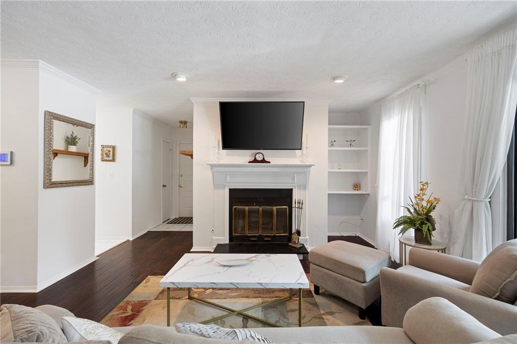 807 Woodcliff Drive, Sandy Springs, Georgia image 7