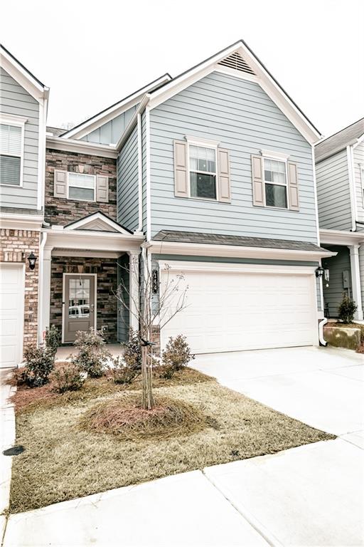 Gorgeous Updated Townhome Near Downtown Woodstock!
Location, Location, Location!
Don’t miss your chance to rent this beautifully updated townhome in the highly sought-after Chelsea Townhome Community—just minutes from vibrant Downtown Woodstock! Enjoy the perfect blend of style, space, and unbeatable convenience.
Step inside to an open-concept floor plan ideal for comfortable living and entertaining. The eat-in kitchen boasts brand-new MARBLE COUNTERTOPS, UPDATED FIXTURES, brushed gold hardware, stainless steel appliances, plus a large breakfast bar/island. The living room features a cozy electric fireplace and large windows that fill the space with natural light.
Upstairs, the oversized master suite offers a spacious en-suite bathroom with double vanities, upgraded lighting, and a newly remodeled walk-in closet complete with a CUSTOM CLOSET SYSTEM.
Two additional bedrooms provide ample space and closet storage—perfect for guests or a home office.
Located just minutes from Downtown Woodstock’s shops, restaurants, entertainment, and events, and with quick access to I-575, this townhome is perfectly situated for modern living.
Available for rent now! This stunning townhome won’t last long.
Owner is a licensed real estate agent.