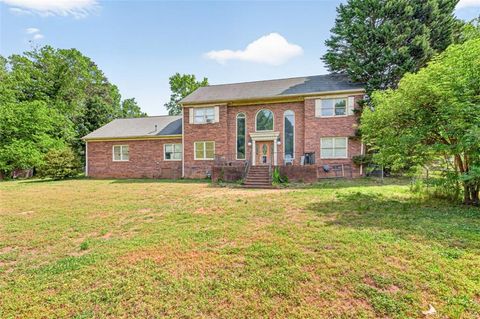 Photo of 37 Simonton Road Rd, Lawrenceville, GA 30046 (MLS # 7755977)