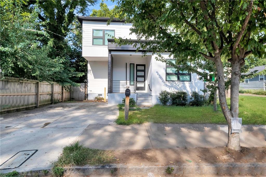 833 Humphries Street
