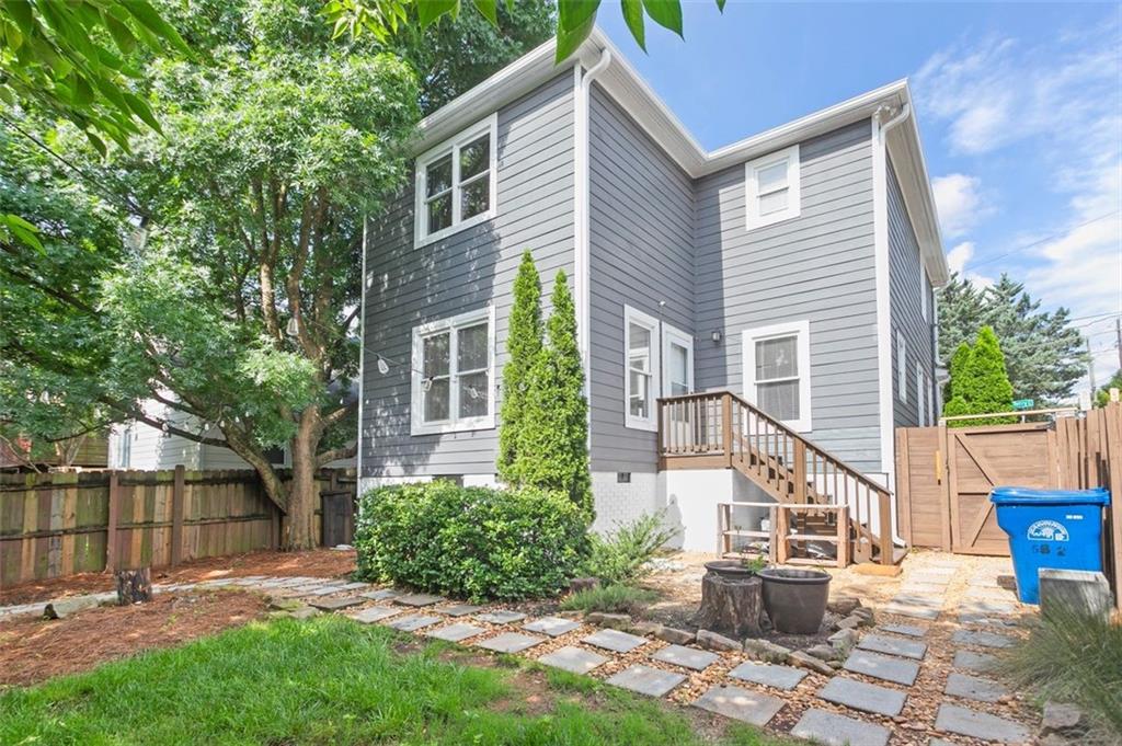 562 Terry Street SE