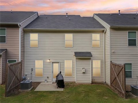 A home in Powder Springs