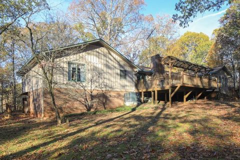 A home in Dawsonville