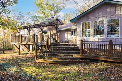 A home in Dawsonville