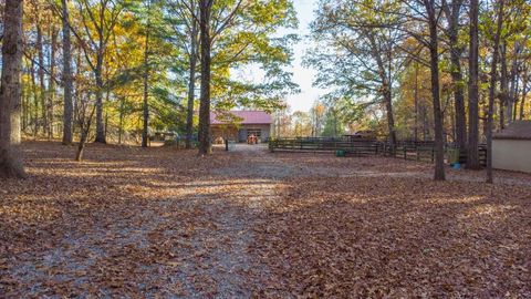 A home in Dawsonville