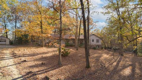 A home in Dawsonville